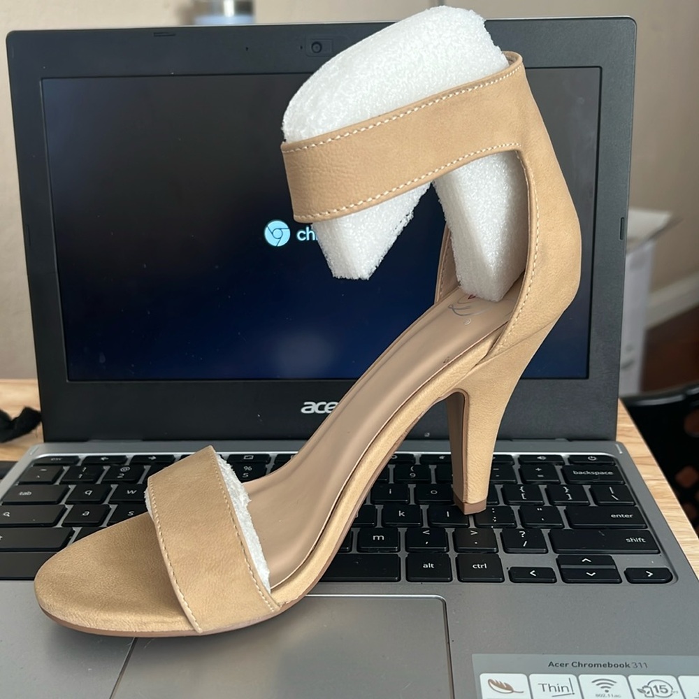 Beige heels